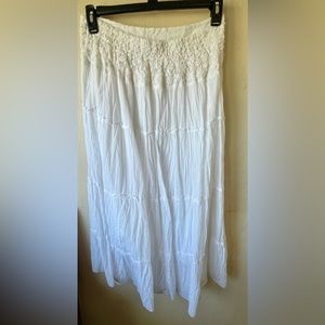 White St John’s Bay Lined Maxi Skirt crochet detail Large L Flowy Boho Lined EUC